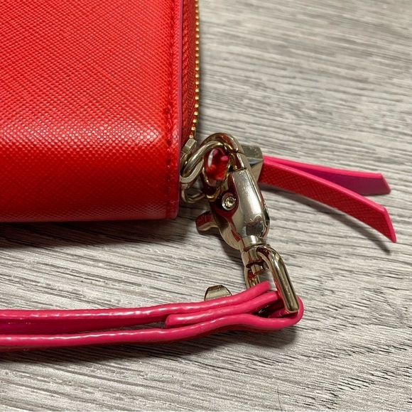 Stella&Dot Call Me Barbiecore Wristlet Red Wallet - Picture 6 of 12